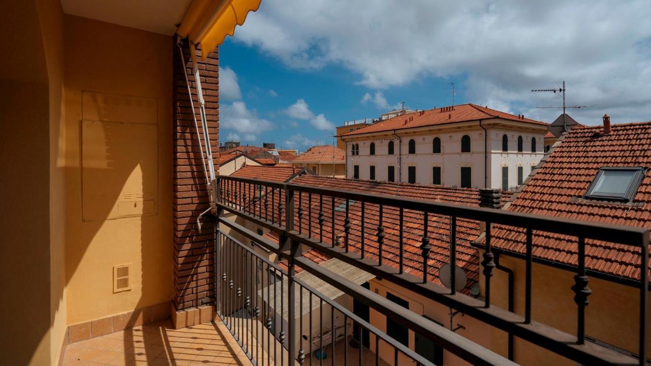 Dei Mille 31 B Apartment Албенга Екстериор снимка