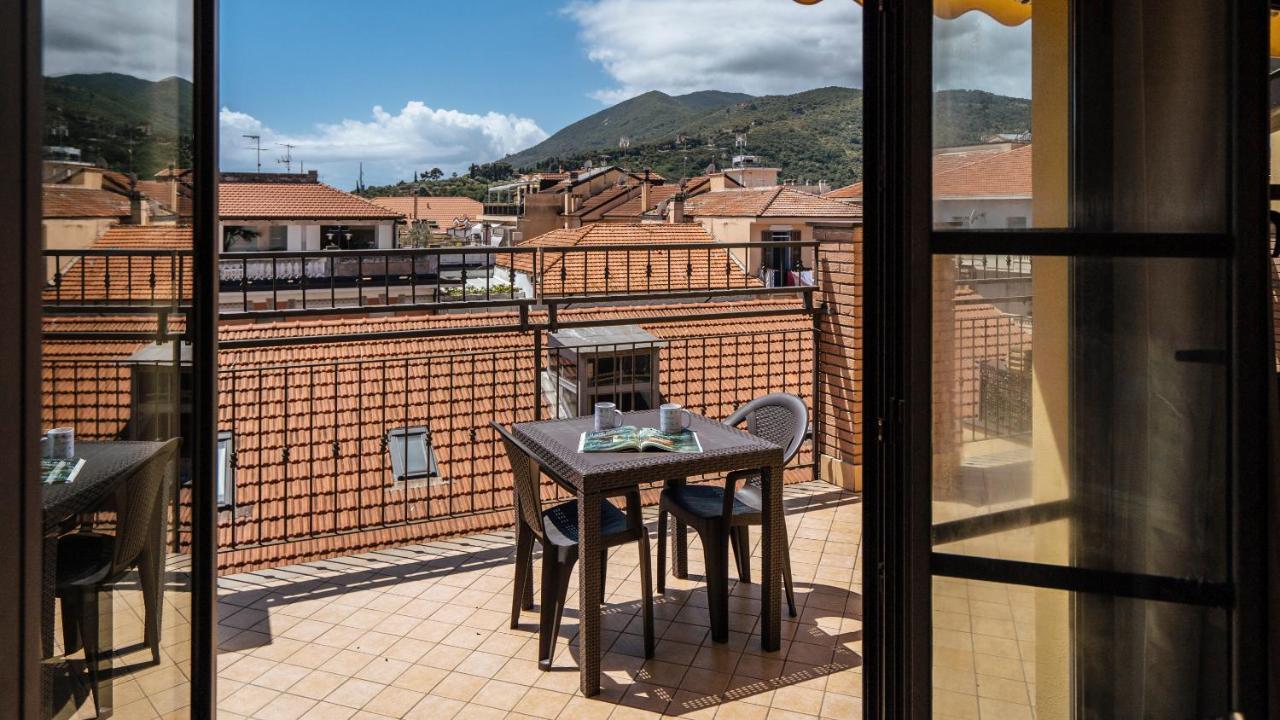 Dei Mille 31 B Apartment Албенга Екстериор снимка
