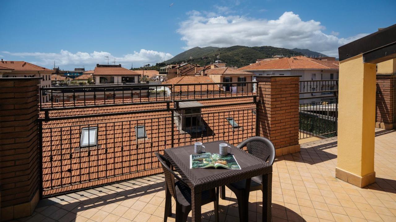 Dei Mille 31 B Apartment Албенга Екстериор снимка